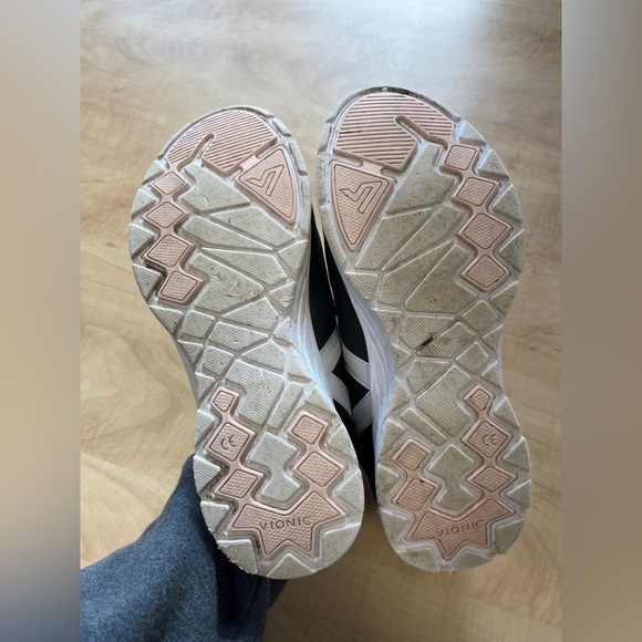 Vionic Bungee Closure Sneakers Brisk Maren Sky Orthotic Walking Sneakers - Picture 11 of 11